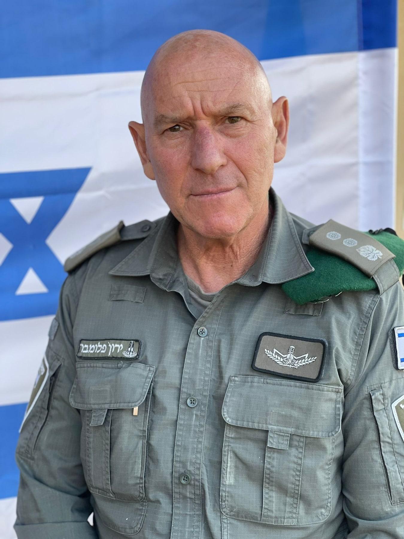 ירון פלומבו — דיוקן רשמי